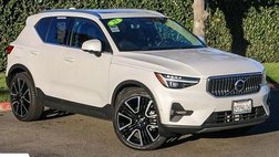 2025 Volvo XC40 B5 Ultra Bright Theme