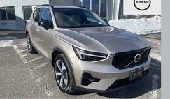 2023 Volvo XC40 B5 Ultimate Dark Theme