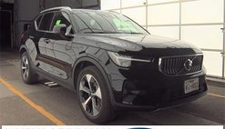 2025 Volvo XC40 B5 Plus Bright Theme