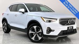 2025 Volvo XC40 B5 Plus Bright Theme