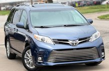 2017 Toyota Sienna XLE Premium 7-Passenger