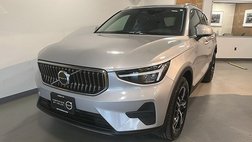 2025 Volvo XC40 B5 Core Bright Theme
