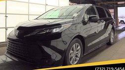 2025 Toyota Sienna LE 8-Passenger