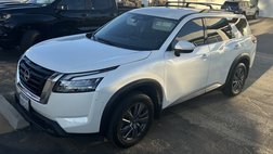 2024 Nissan Pathfinder SV