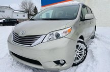 2015 Toyota Sienna XLE 7-Passenger Auto Access Seat