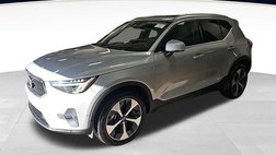 2025 Volvo XC40 B5 Plus Bright Theme
