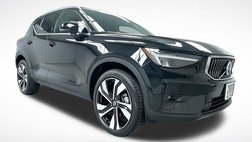 2025 Volvo XC40 B5 Plus Bright Theme