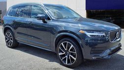 2022 Volvo XC90 T6 Momentum 7-Passenger