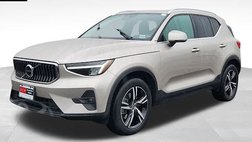 2023 Volvo XC40 B5 Plus Bright Theme