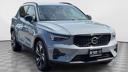 2025 Volvo XC40 B5 Plus Dark Theme