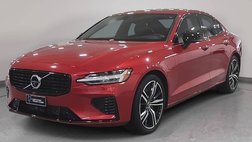 2022 Volvo S60 Recharge T8 R-Design