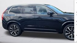 2022 Volvo XC90 T6 Momentum 7-Passenger