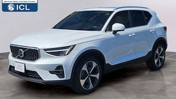 2023 Volvo XC40 B5 Plus Bright Theme