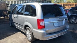 2016 Chrysler Town and Country Limited Platinum