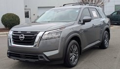 2022 Nissan Pathfinder SV