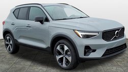 2026 Volvo XC40 B5 Plus