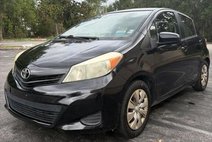 2013 Toyota Yaris LE 2dr Hatchback
