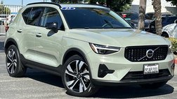 2025 Volvo XC40 B5 Ultra Dark Theme