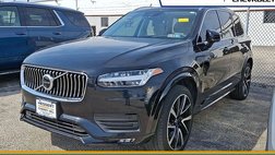 2022 Volvo XC90 T6 Momentum 7-Passenger