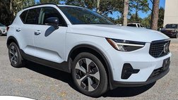 2025 Volvo XC40 B5 Plus Dark Theme