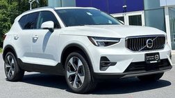 2025 Volvo XC40 B5 Plus Bright Theme