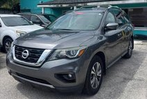2017 Nissan Pathfinder SL
