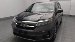 2019 Honda Pilot Touring w/Rear Captain's Chairs