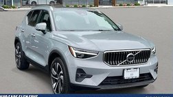 2025 Volvo XC40 B5 Plus Bright Theme