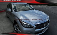 2017 Infiniti Q70 3.7