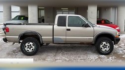 2000 Chevrolet S-10 LS