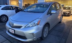 2014 Toyota Prius v Five