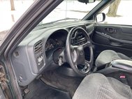 2002 Chevrolet S-10 LS