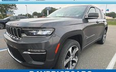 2023 Jeep Grand Cherokee Base