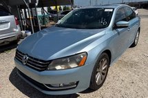 2013 Volkswagen Passat SEL Premium