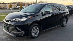 2023 Toyota Sienna LE 8-Passenger