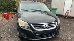 2010 Volkswagen Routan SE