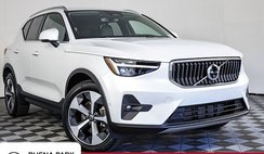 2025 Volvo XC40 B5 Plus Bright Theme
