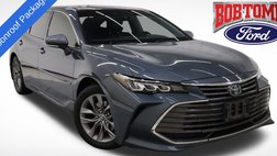 2022 Toyota Avalon Hybrid XLE