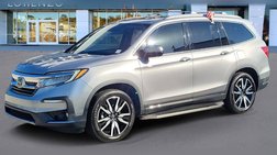 2021 Honda Pilot Touring w/Rear Captain's Chairs