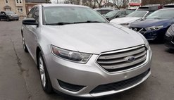2016 Ford Taurus SE