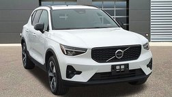2025 Volvo XC40 B5 Plus Dark Theme