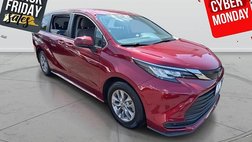 2022 Toyota Sienna LE 8-Passenger