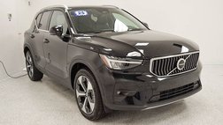 2025 Volvo XC40 B5 Plus Bright Theme