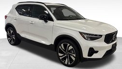 2025 Volvo XC40 B5 Plus Dark Theme