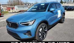 2024 Volvo XC40 B5 Plus Bright Theme