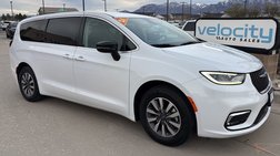 2024 Chrysler Pacifica Hybrid Select