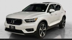 2022 Volvo XC40 T5 Momentum