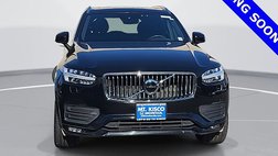 2022 Volvo XC90 T6 Momentum 7-Passenger