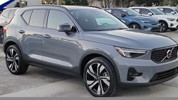2023 Volvo XC40 B5 Plus Dark Theme