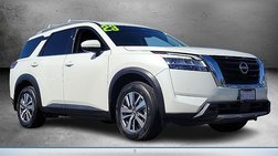 2023 Nissan Pathfinder SL
